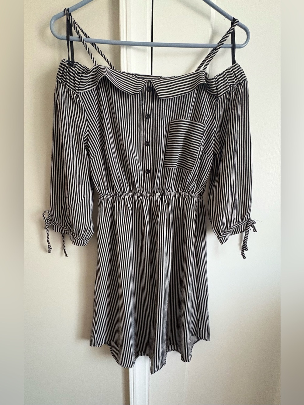 Monteau Striped Off-Shoulder Long-Sleeve Dress - Black & White
